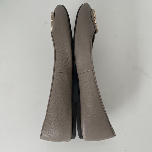 Tory Burch Claire Ballet Flat French Gray Tumbled Leather Round Toe Gold Logo 9 - Picture 8 of 13